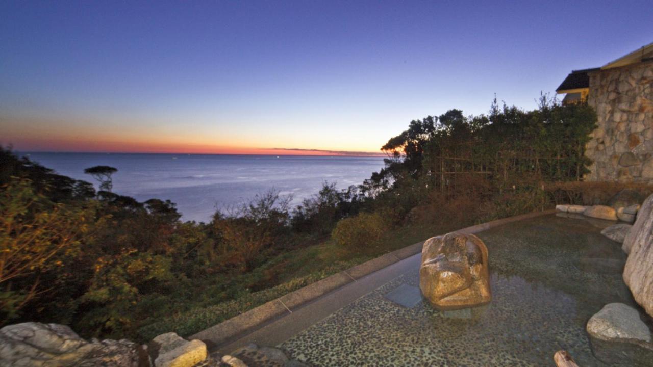 Hotel Kyukamura Nanki-katsuura 4*